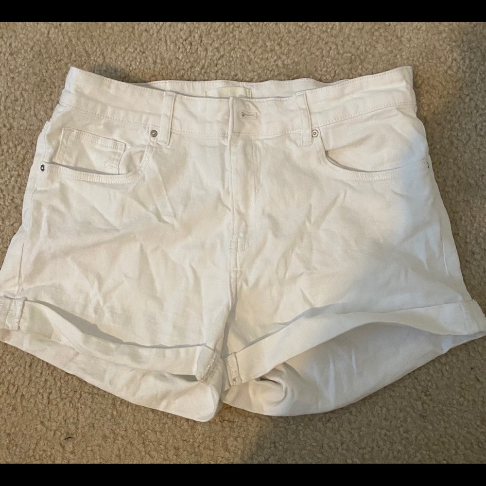 White denim short shorts!
